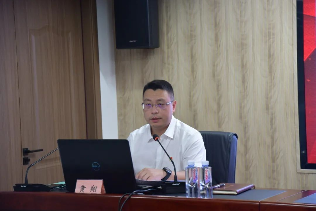 黄翔为印务集团党员干部讲“忠诚在心、岗位奉献”专题党课