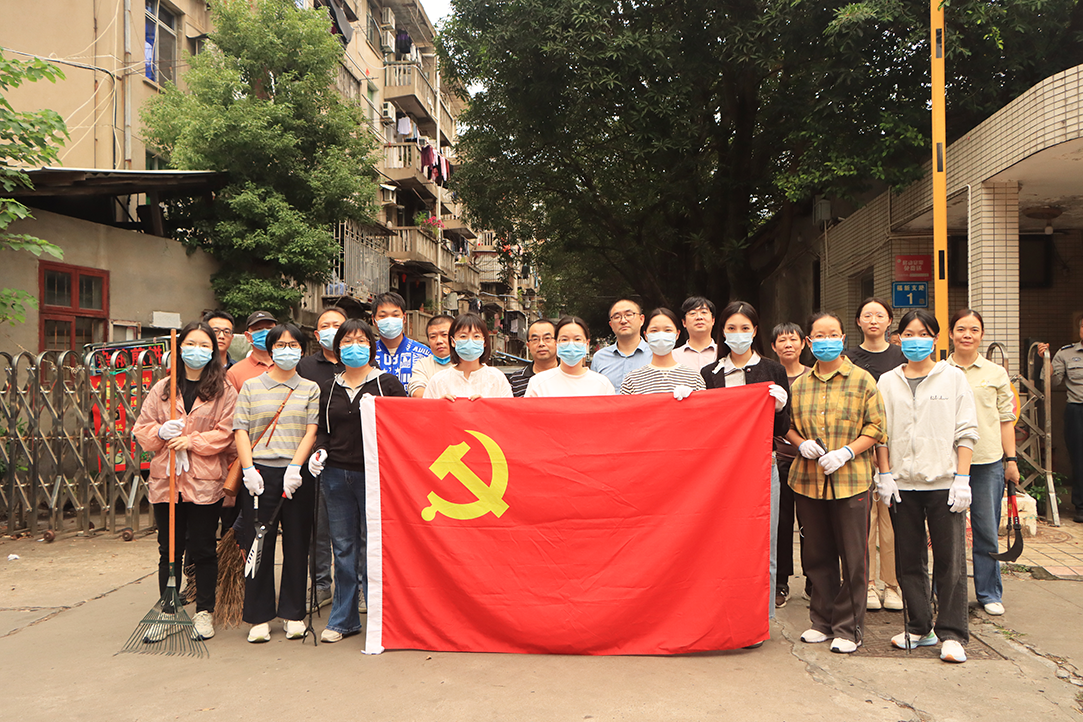 党员先锋践初心 志愿服务暖人心